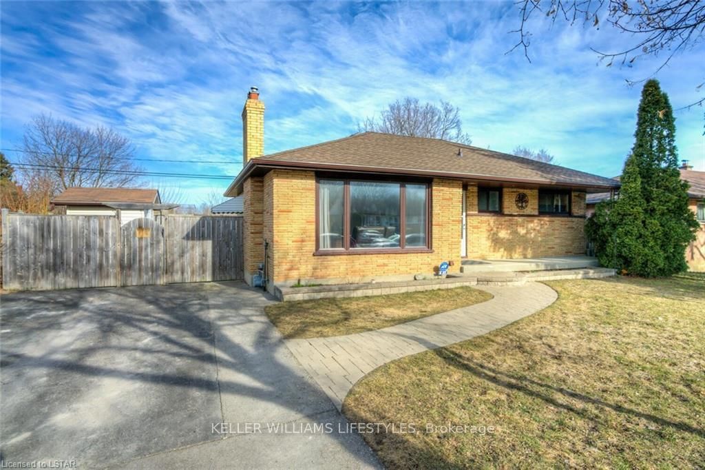 Listing Image 3