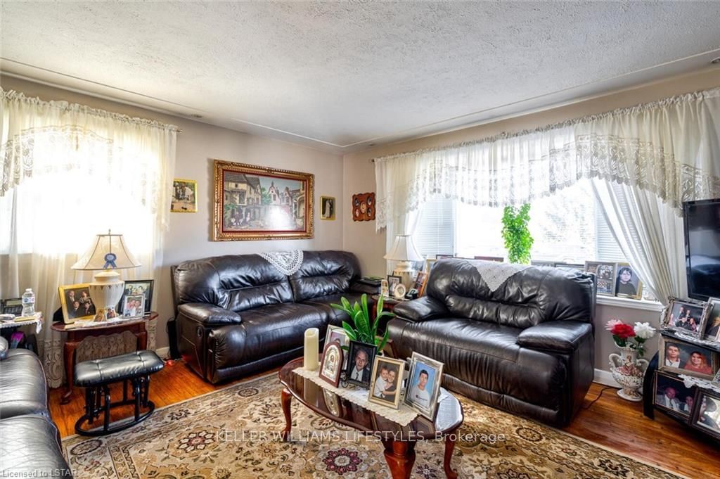 Listing Image 8