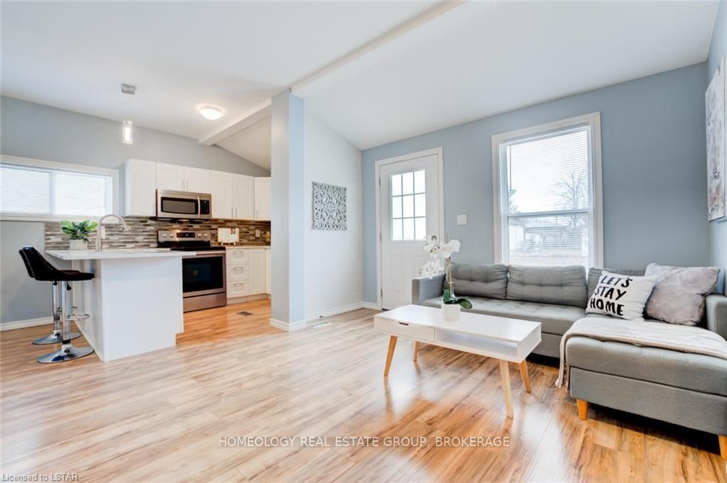 Listing Image 7