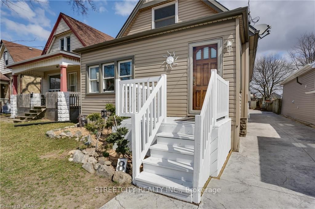 Listing Image 4