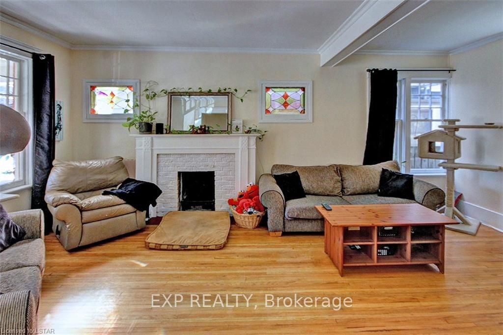 Listing Image 8