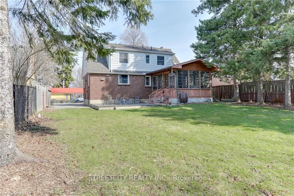 Listing Image 3