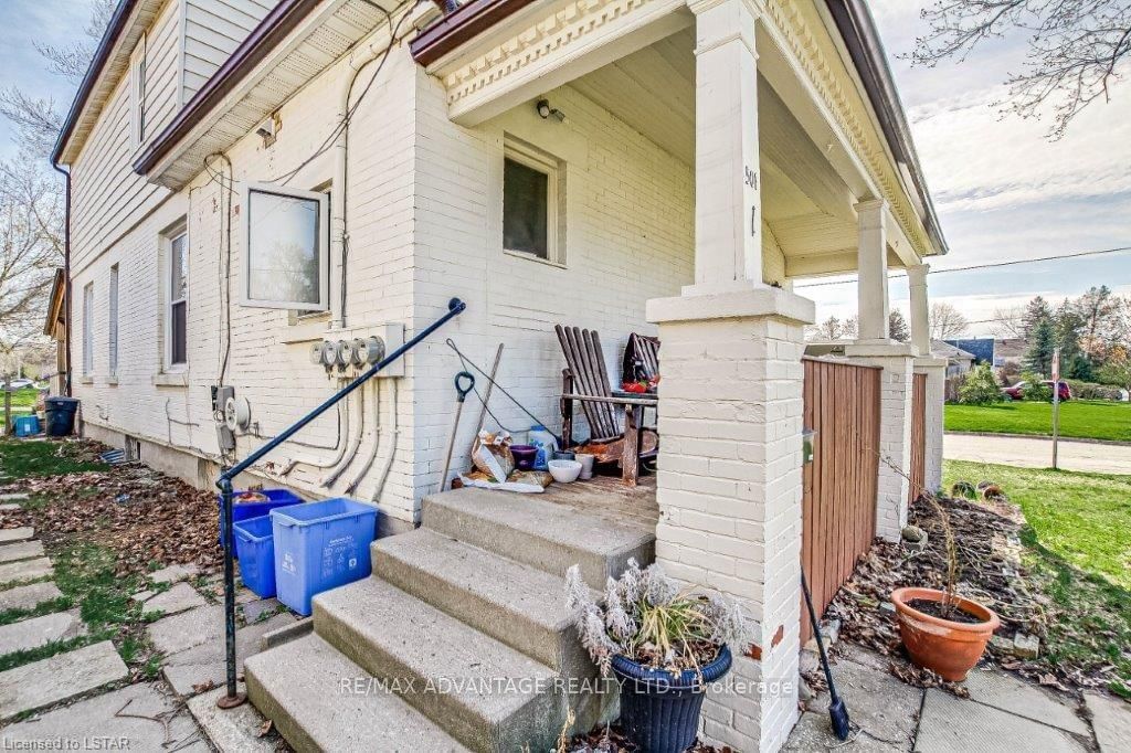 Listing photo 2