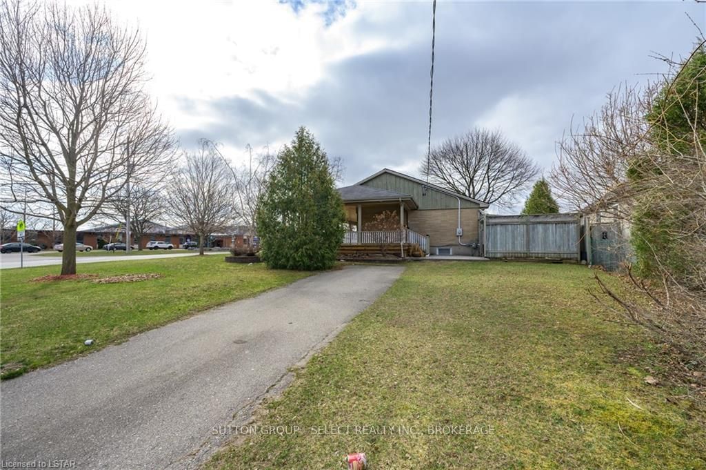 Listing Image 7