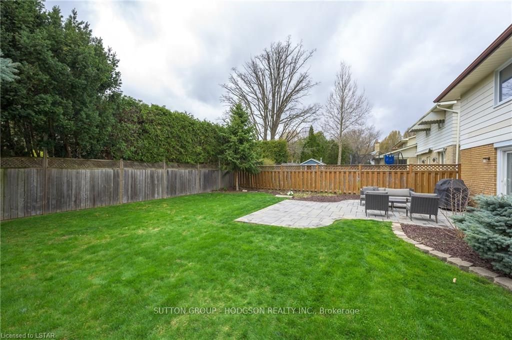 Listing Image 3