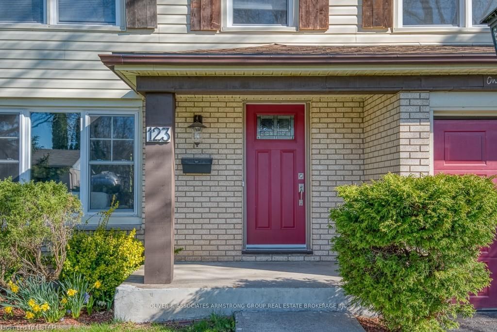Listing Image 4