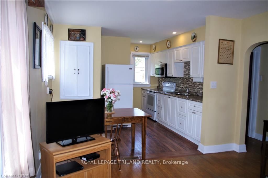 Listing photo 5