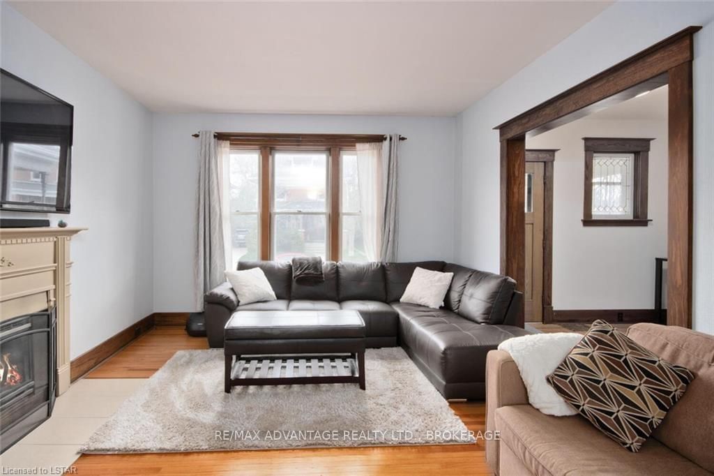 Listing Image 7