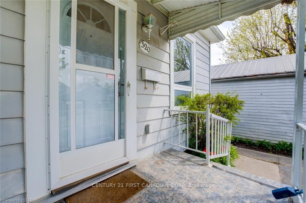 Listing photo 3