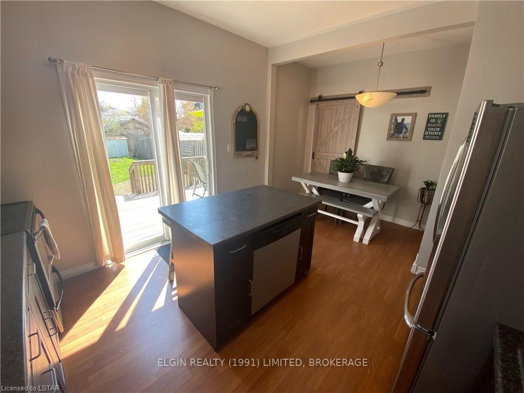 Listing Image 7