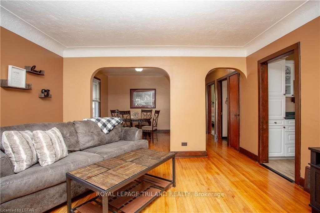 Listing Image 10