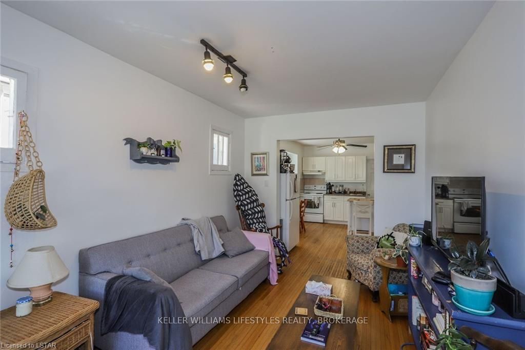 Listing Image 5