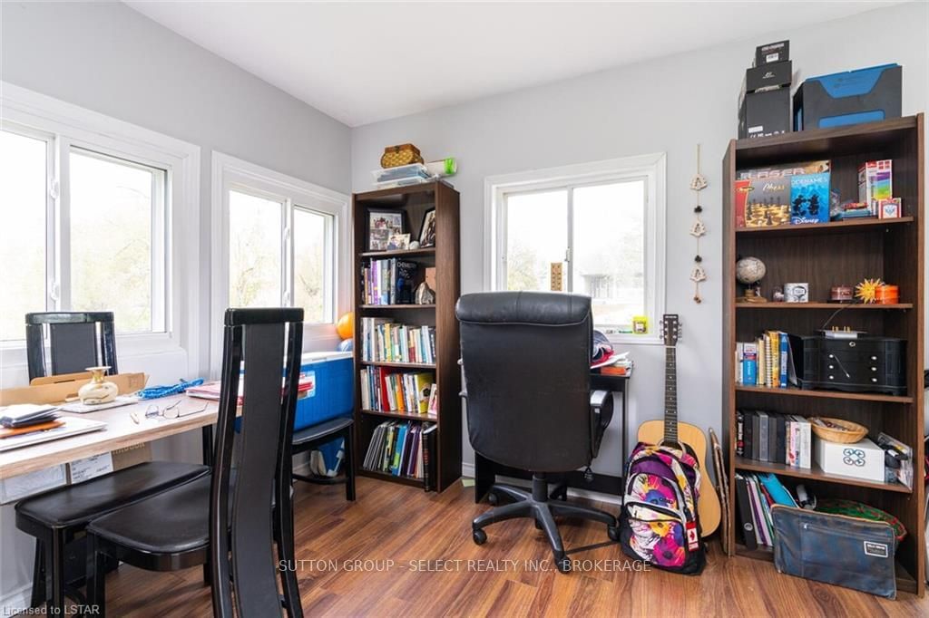 Listing Image 7