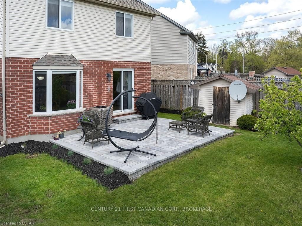 Listing photo 3