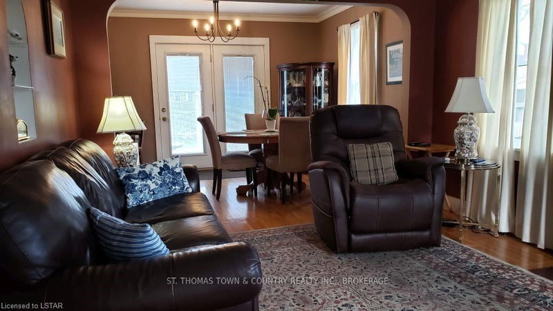 108 Myrtle St, St. Thomas, N5R 2G3 | Image 3