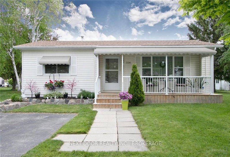 206 Biltmore Dr, South Huron, N0M 1T0 | Image 2