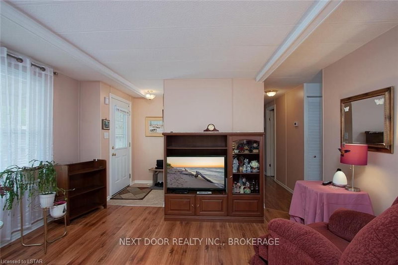 206 Biltmore Dr, South Huron, N0M 1T0 | Image 3