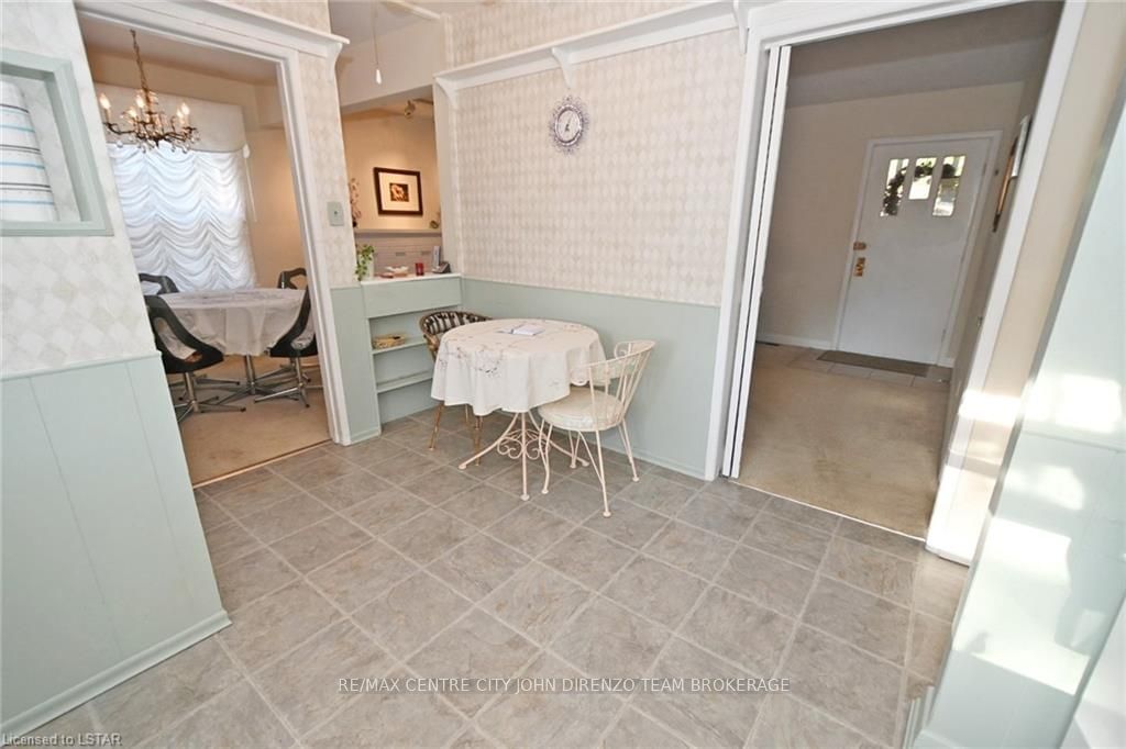 Listing Image 16