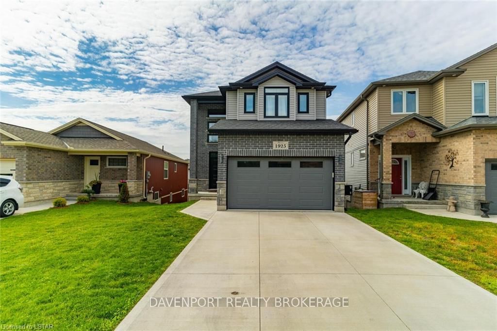 Listing photo 2