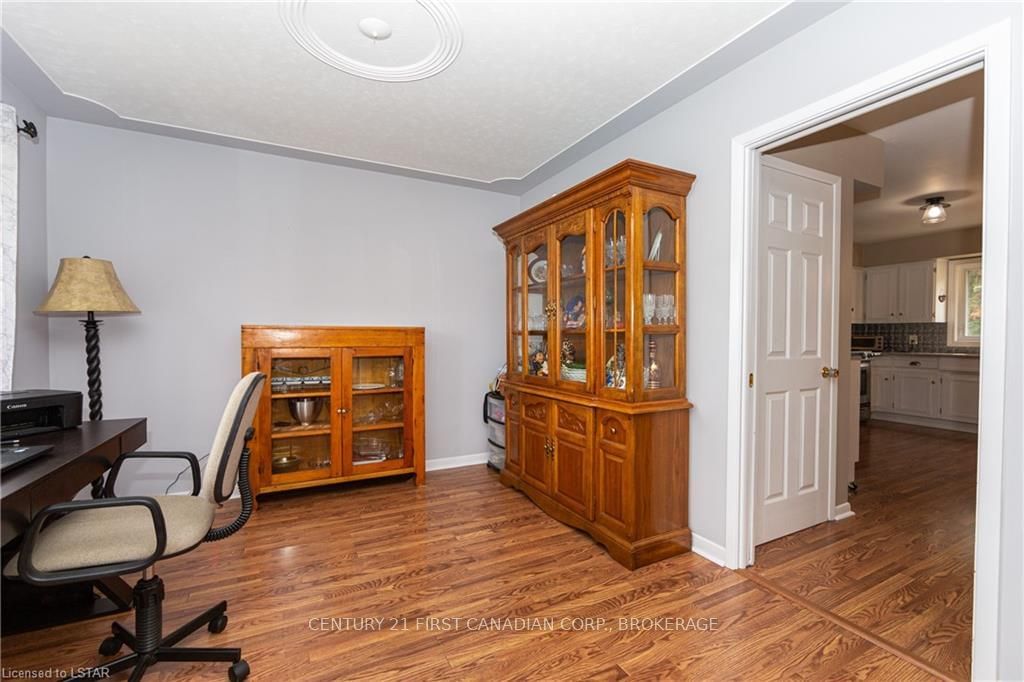 Listing Image 7