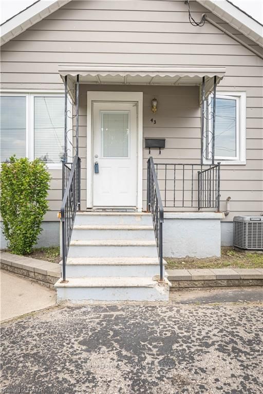 Listing Image 3