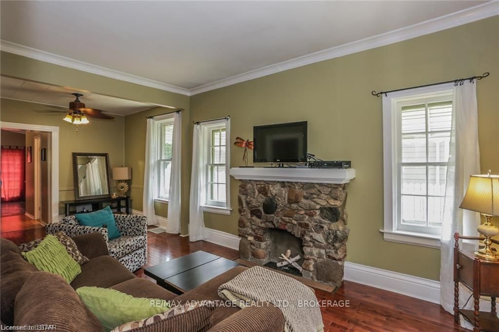 Listing Image 7