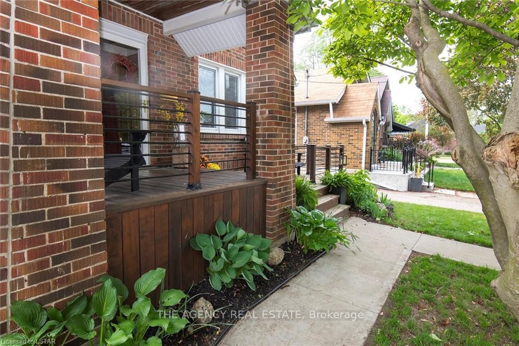Listing Image 3