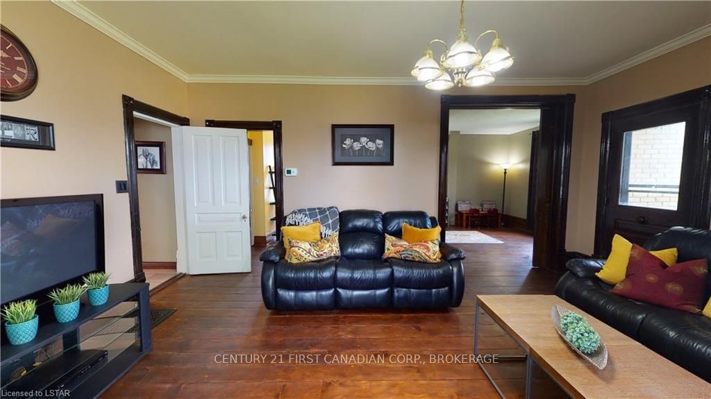 Listing Image 3