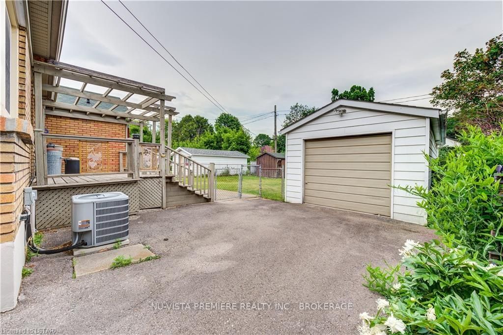 Listing Image 7
