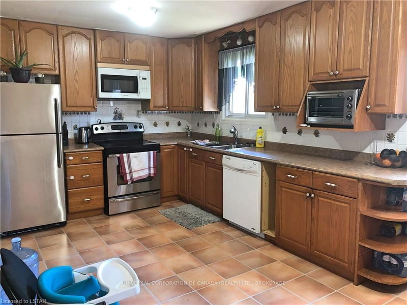 24 Centennial Ave, Aylmer, N5H 2X2 | Image 3