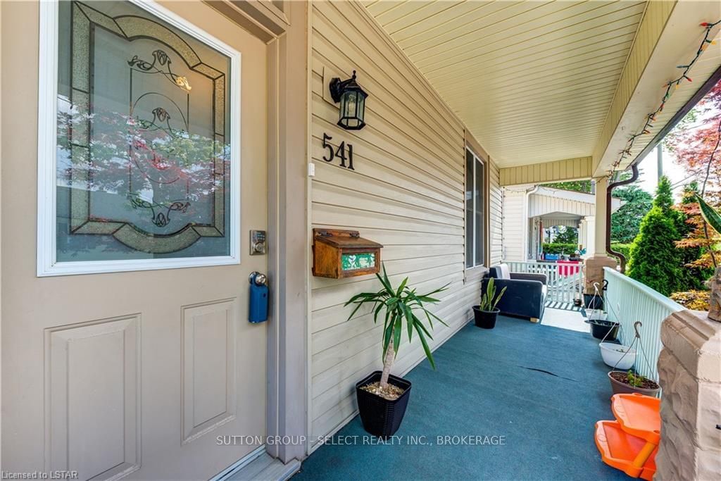 Listing Image 3