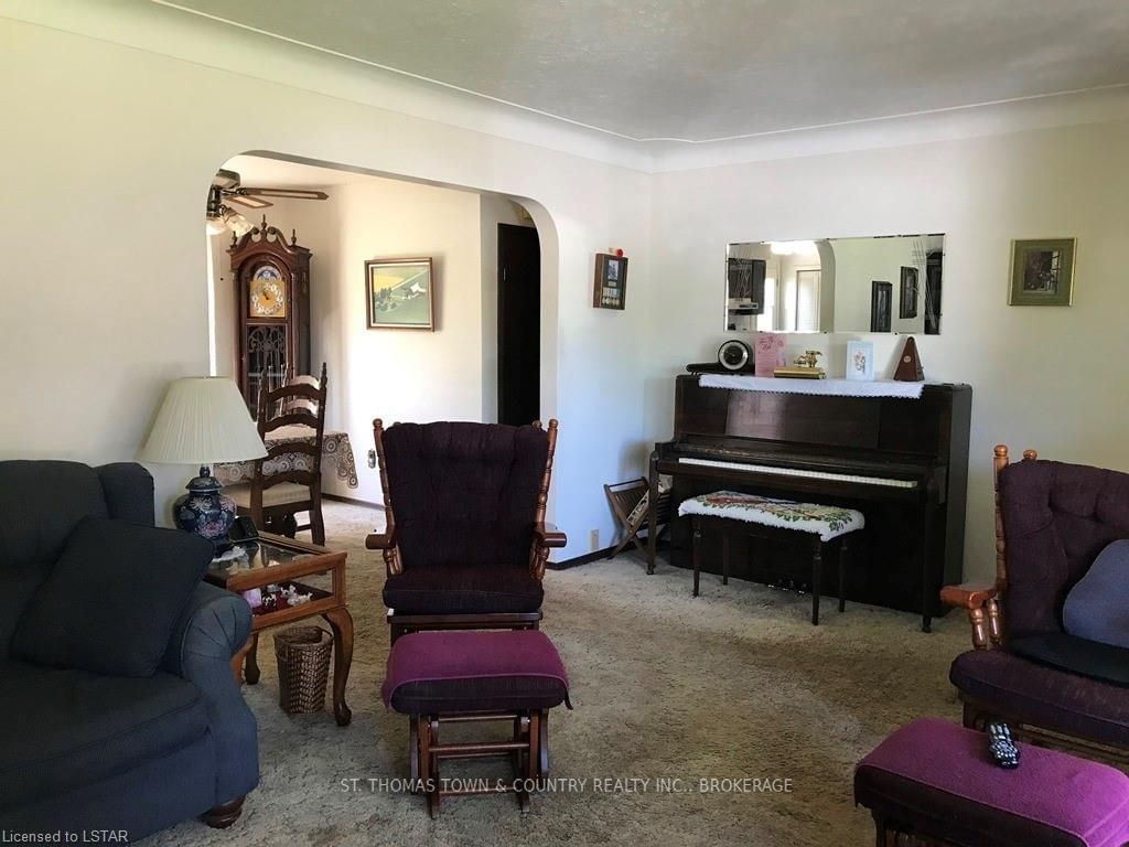 Listing Image 7