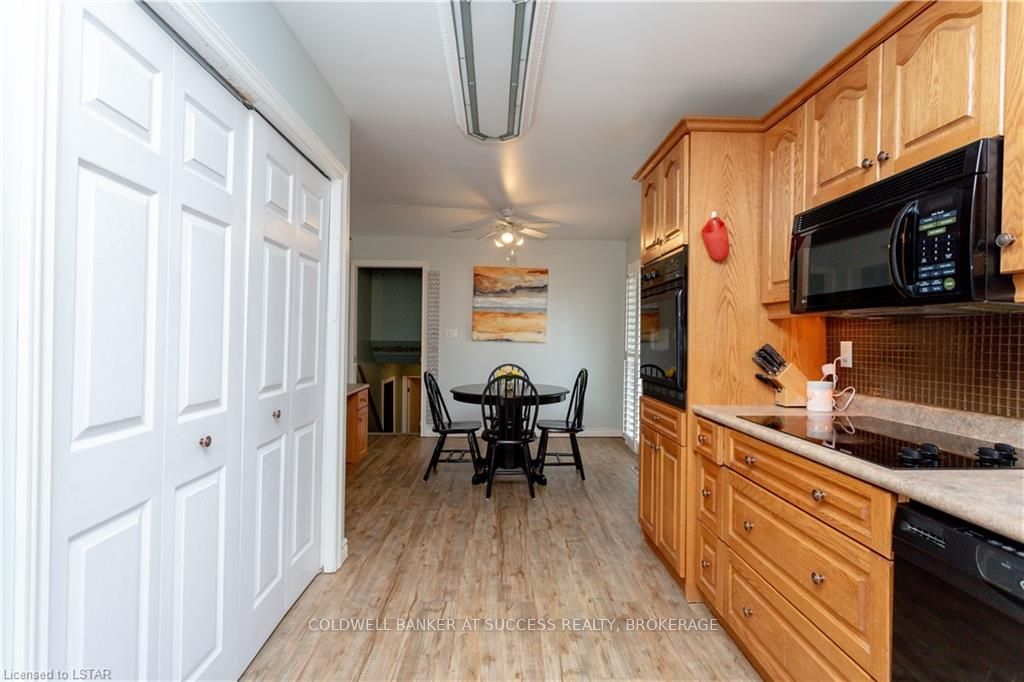 Listing Image 16