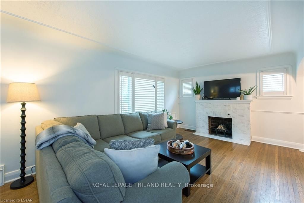 Listing Image 7