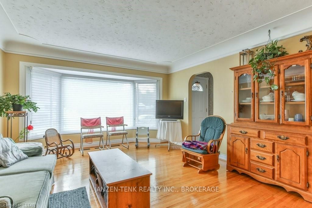 Listing Image 7