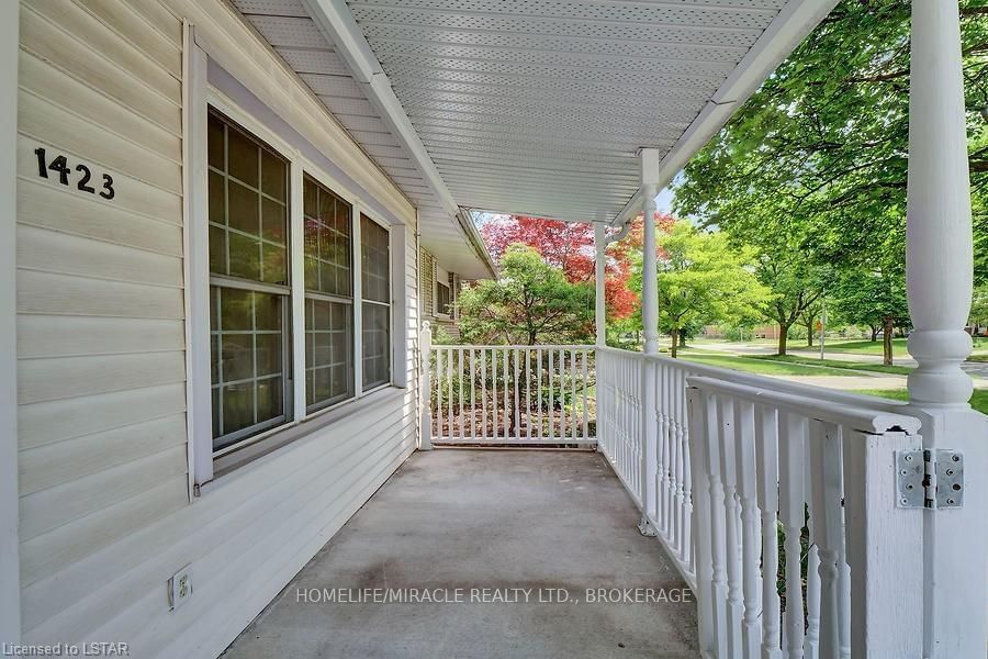 Listing Image 3