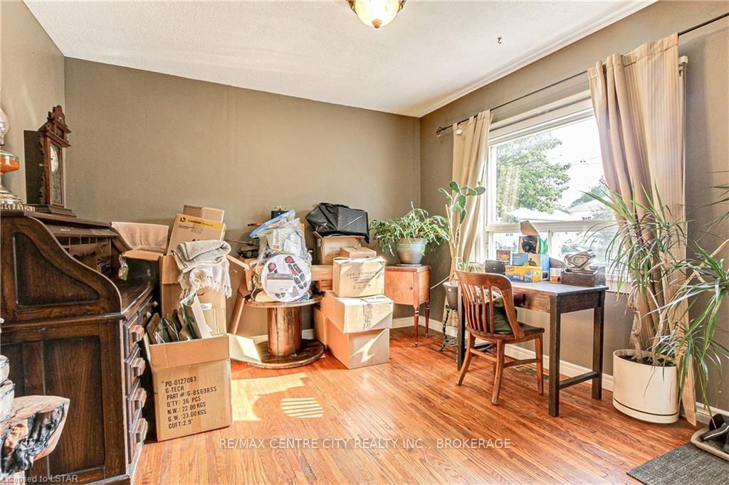 Listing Image 3