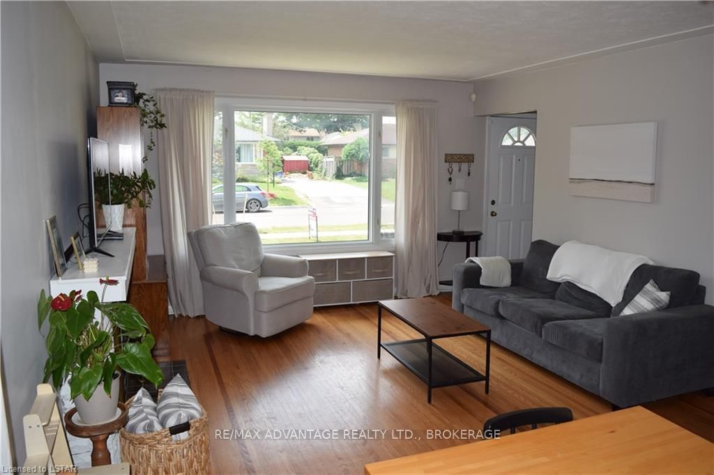 Listing Image 7