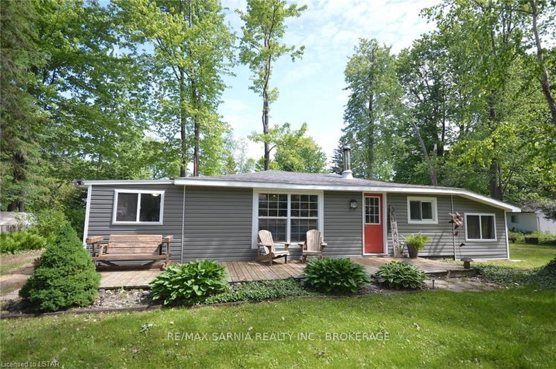 6208 London Rd, Lambton Shores - Kettle Point image-0-0