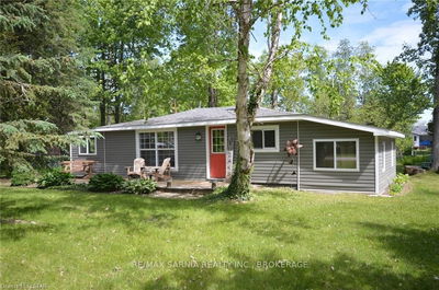 6208 London Rd, Lambton Shores - Kettle Point image-0-1