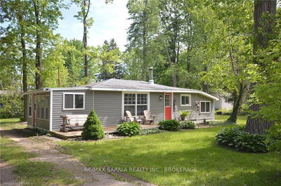 6208 London Rd, Lambton Shores - Kettle Point image-0-2