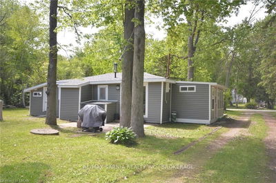 6208 London Rd, Lambton Shores - Kettle Point image-0-3