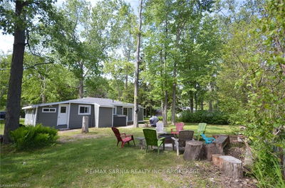 6208 London Rd, Lambton Shores - Kettle Point image-0-4