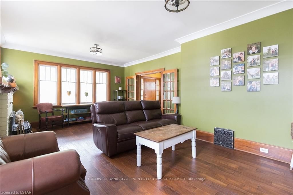 Listing Image 6