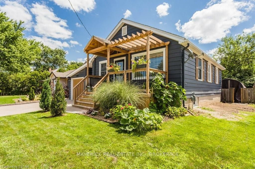 Listing Image 4