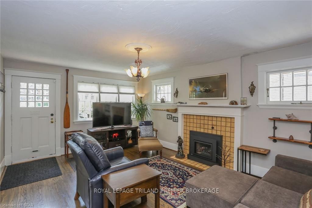 Listing Image 7