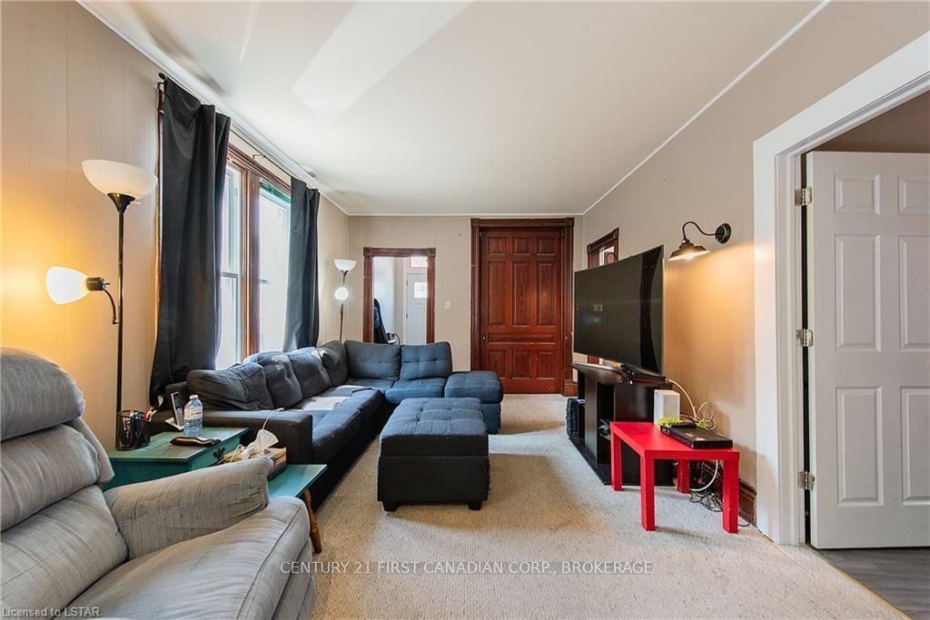 Listing Image 7
