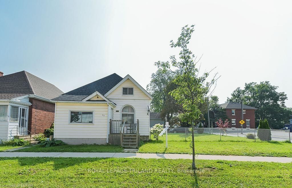 Listing photo 2