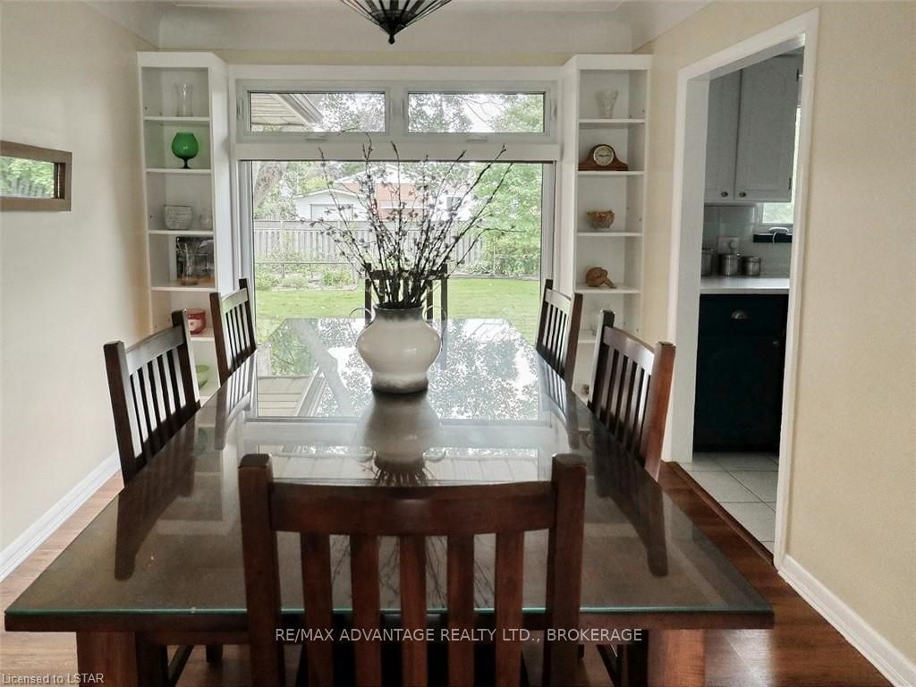 Listing Image 7