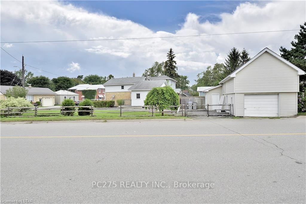 Listing photo 2
